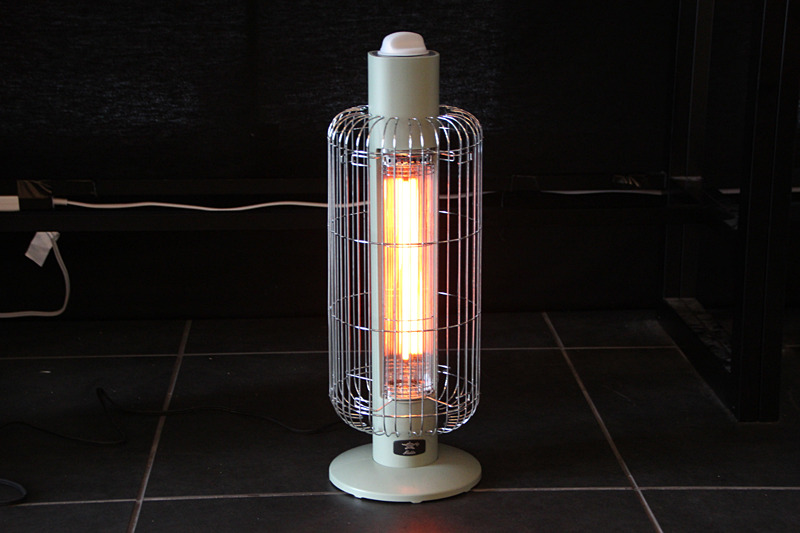 遠赤ヒーター「遠赤グラファイトヒーター トリカゴ CAH-G42GB」 寄付金額：30,000円