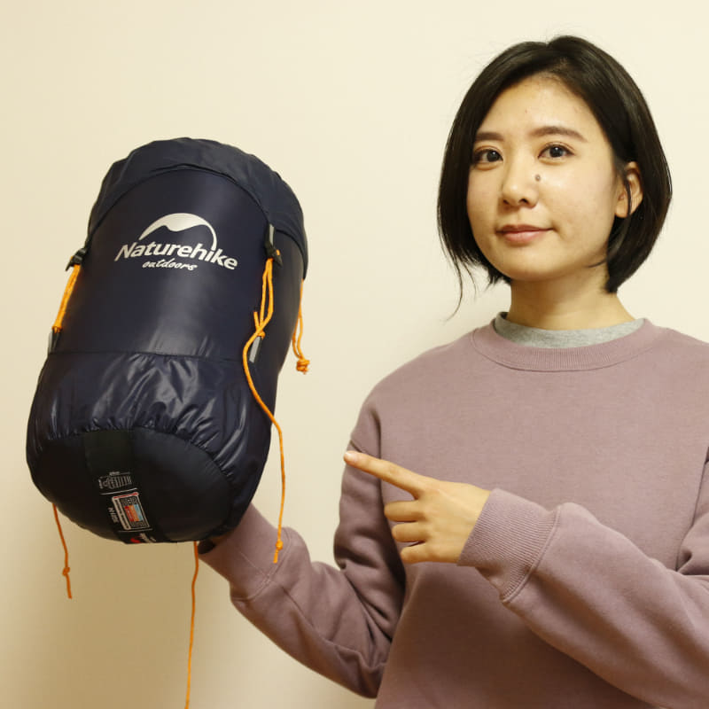 収納袋が付属し、持ち運びやすい