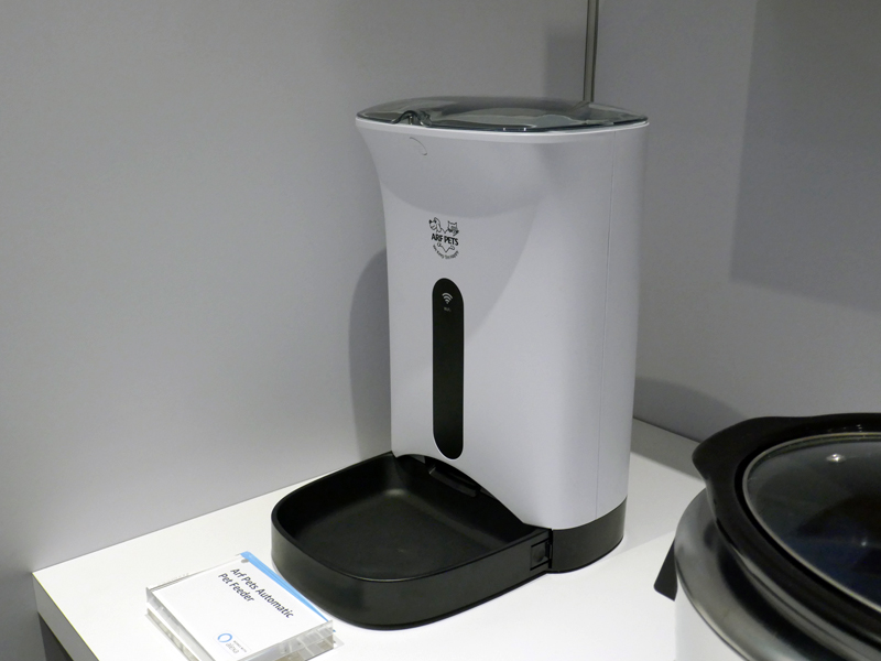 Arf Pets社のペット用自動給餌器「Automatic Pet Feeder」