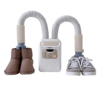 くつ乾燥ノズルが2足分付属する