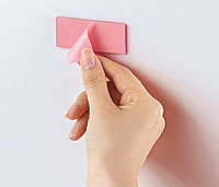 片手で簡単にはがせる