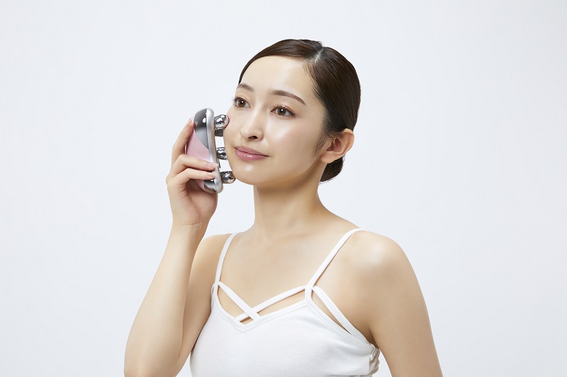 フェイスはローラーをLO、EMSをレベル1～2に設定して使う