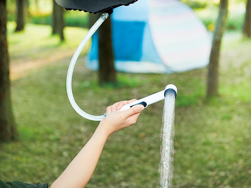 小さなこどもにも操作しやすいボタン式のストッパー