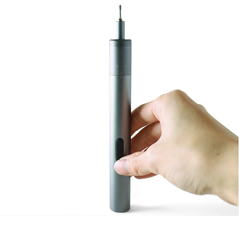 ネジの締め/緩めはボタン操作で簡単