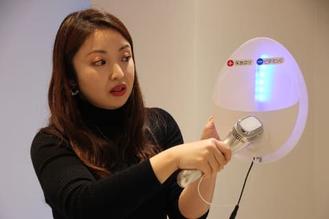 パナソニック、イオンエフェクターに保湿とブライトニングを1度に
