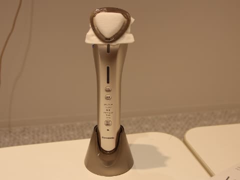 パナソニック、イオンエフェクターに保湿とブライトニングを1度に