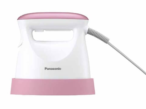 パナソニック、立ち上がり23秒で忙しい朝もサッと使える衣類スチーマー