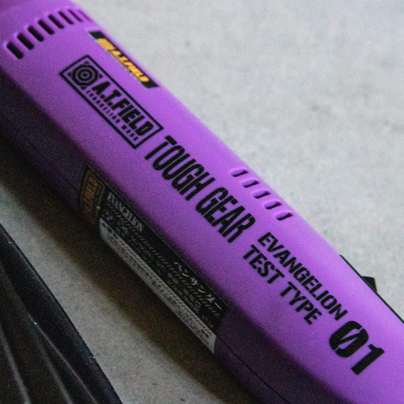 エヴァンゲリオン初号機をイメージした本体カラー