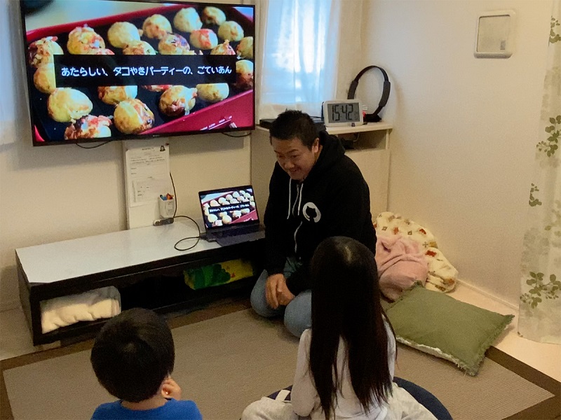 一体なにが始まるのかと緊張して聞く子供たち