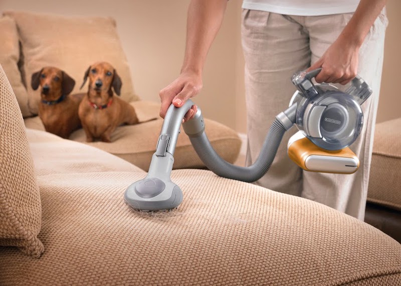 これまでオプションだった床掃除用フロアノズルや、ペットの毛などを絡め取る専用ノズルが標準付属となった