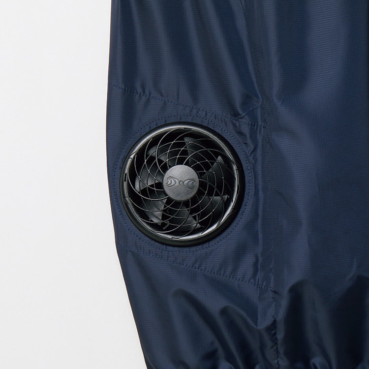 風量は「弱・中・中強・強」の4段階で調節可能