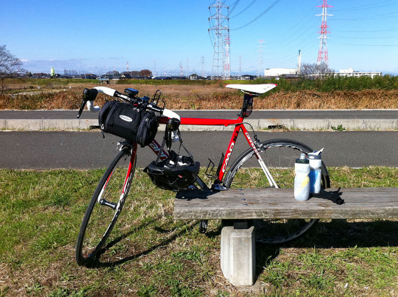 週に何度か、サイクリングロードを50kmくらい走っていました。速いバイクだった〜♪