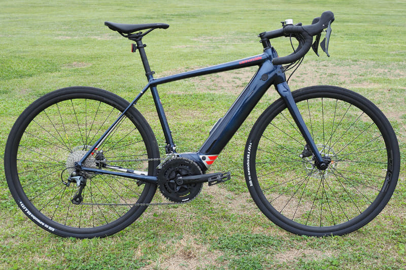 車体左側からだとドライブユニットが見えないので、パッと見では人力自転車にしか見えませんね♪