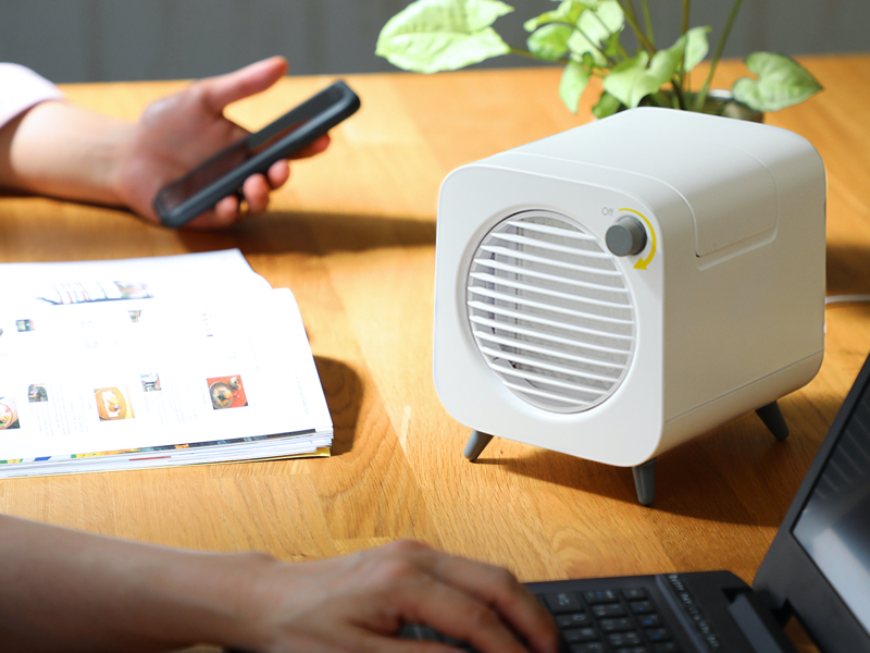 パソコンのUSB端子に接続して給電可能