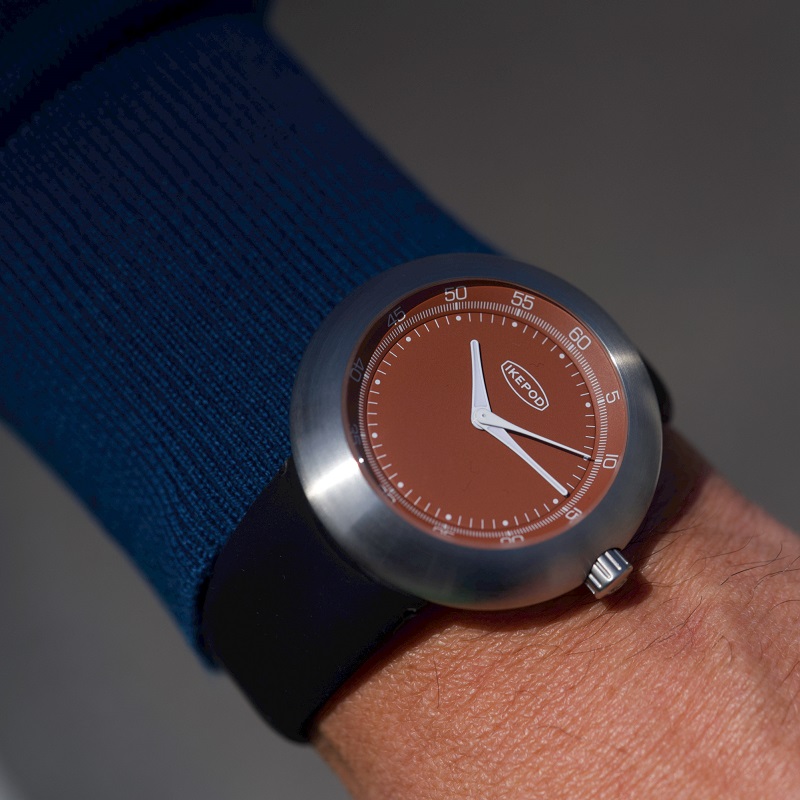 赤みを抑えた洗練された色味で、デイリーに使えるという