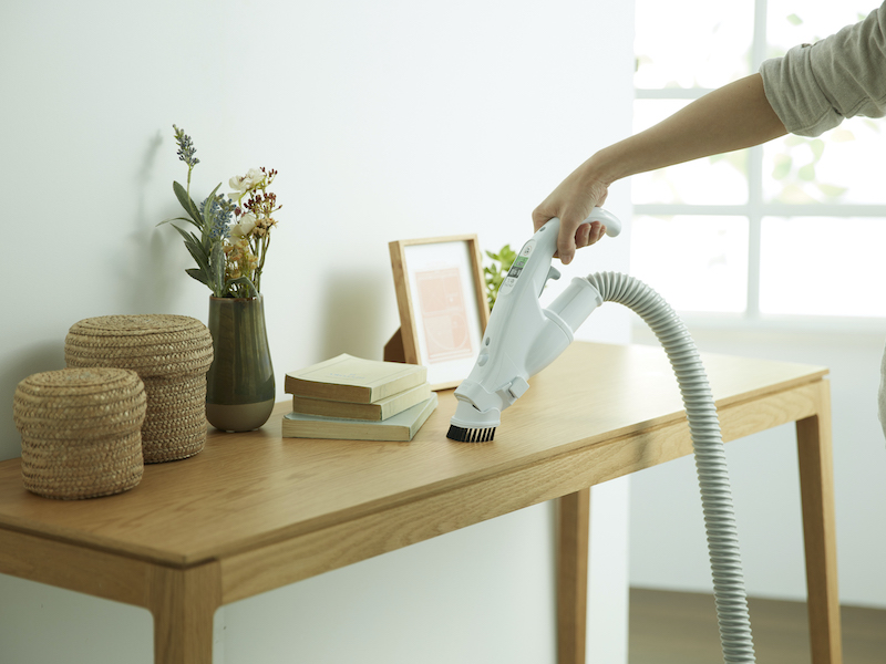 手元の操作部に取り付けられる「パッとブラシ」を搭載