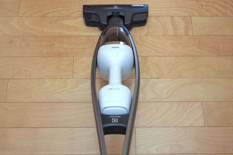 Pure Q9のスティック状態時のヘッドは、左右方向にもよく動きます。