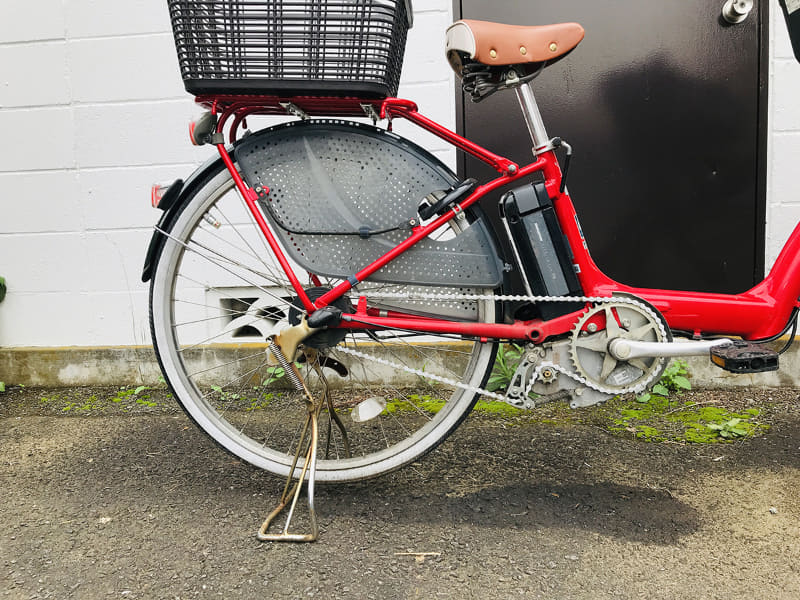 ママチャリタイプの電動アシスト自転車は、どうしてもリアセンターが広くなりがち