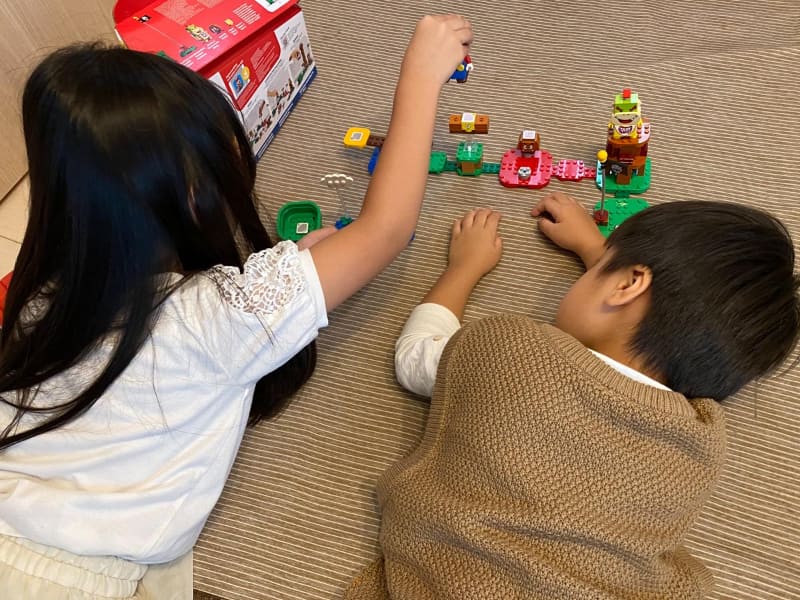 出来上がったコースで姉弟なかよく遊んでました