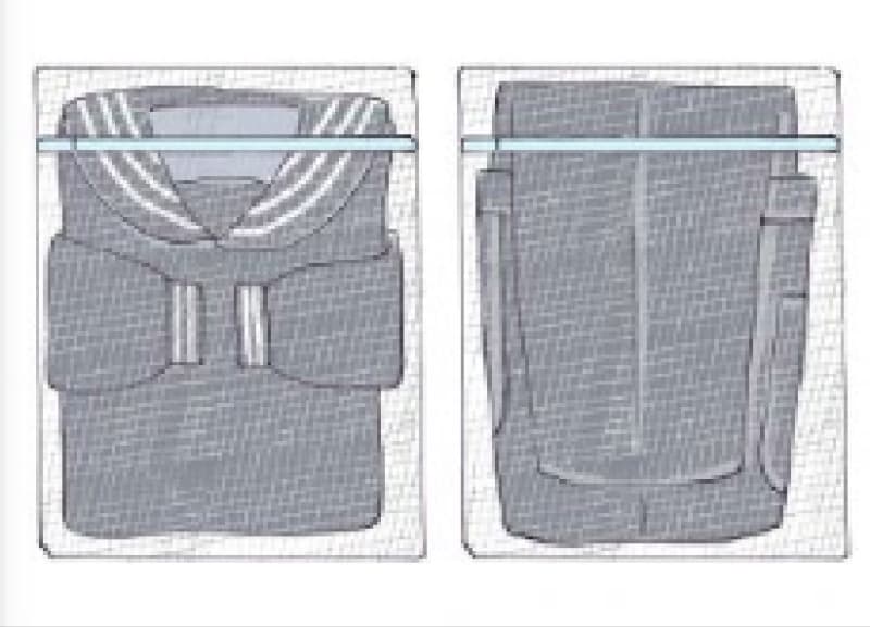 襟や裾など汚れやすい部分が外側になるように畳み、洗濯ネットに入れる