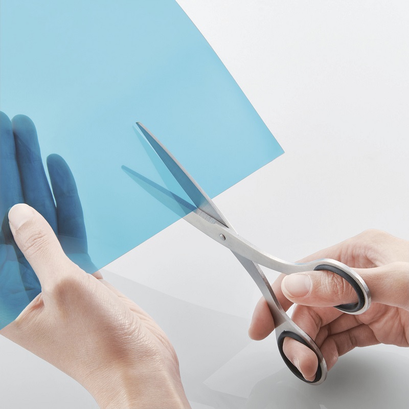 好きなサイズに切って使用するフリーカットタイプ