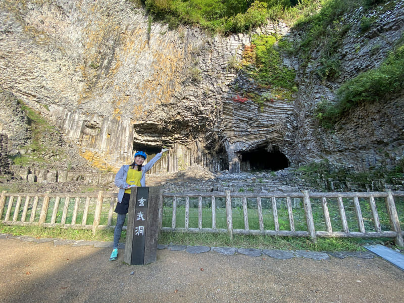 玄武洞と身長167cmの私