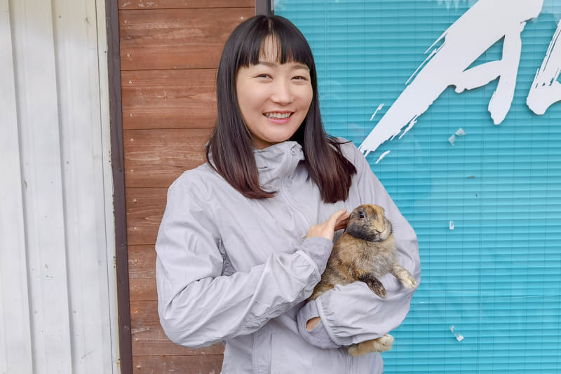 うさぎちゃんを抱いてご満悦のワタクシ