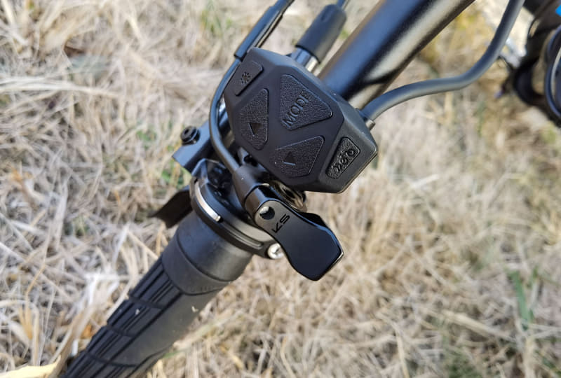 前モデルにはなかったドロッパーシートポストを標準装備