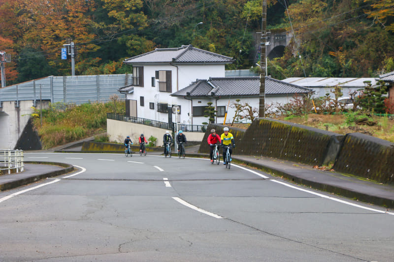 ショートコースの坂はかなりキツイ上りですが、e-bikeなら笑顔で上って行けます