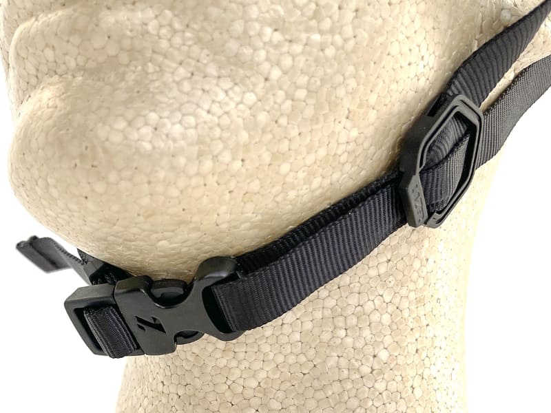 よく見ると「LAZER」のロゴが入っていたりします