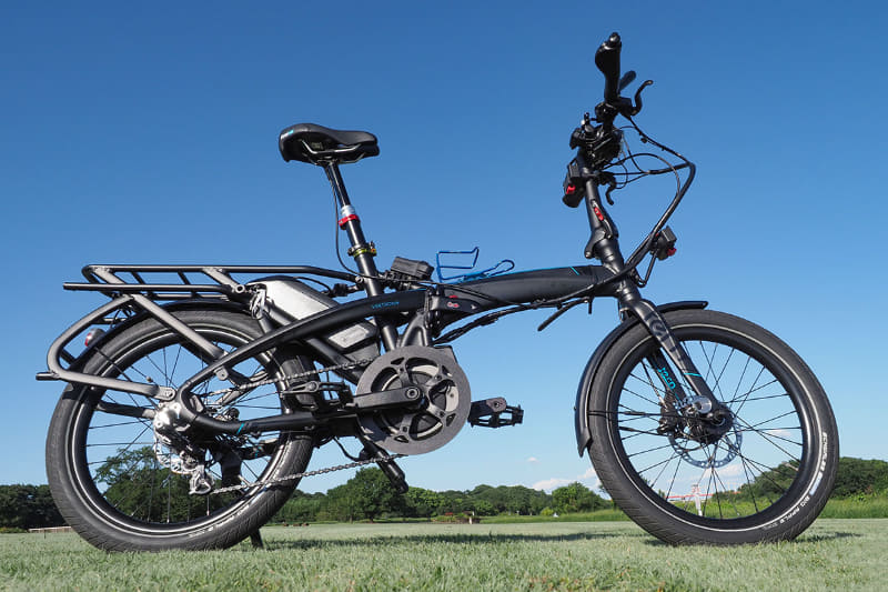 筆者のカスタマイズドVektron。さまざまなパーツを後付したりもしております