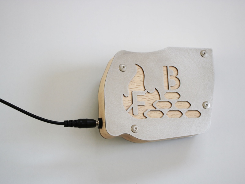 モバイルバッテリーから給電して使用する