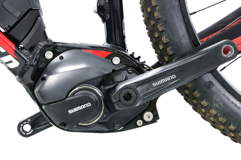 RIDGE-RUNNERに搭載されているドライブユニット(アシスト用モーター)は、シマノ最上位機種のシマノSTEPS「E8080シリーズ」です。ほか、オールラウンド用途のE6180シリーズ、コストパフォーマンスに優れたE5080シリーズがあります