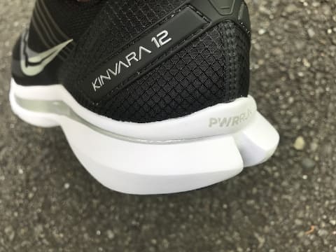 着地から蹴り出しまでスムーズに動くサッカニーの「キンバラ 12