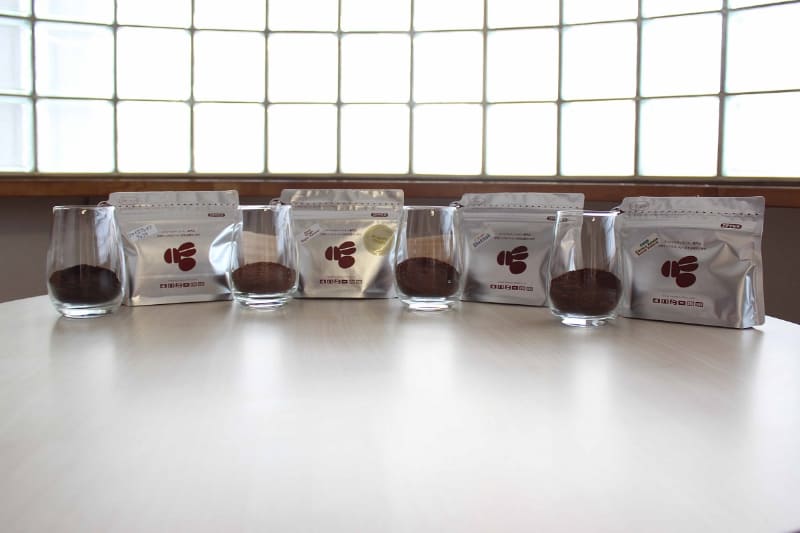 数量限定で珈琲豆4種類が付属する特別セットも販売