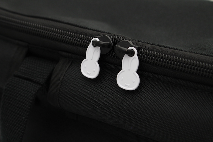 ファスナーはミッフィーの顔