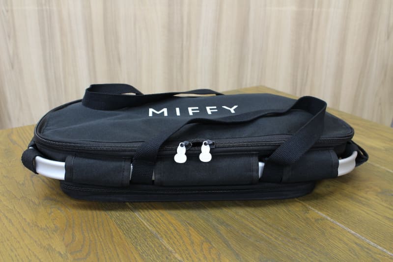 コンパクトに折りたためる