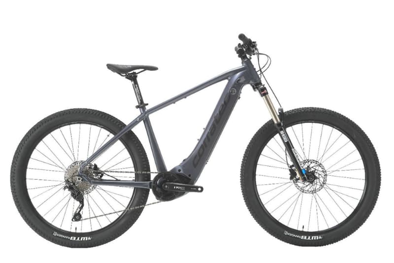 私はコラテックのe-MTB<a href="http://www.corratec-bikes.jp/products/detail/pg2455923.html" class="n" target="_blank">「E-POWER X VERT CX」</a>(画像は公式サイトより)を用意してもらった。価格は437,800円