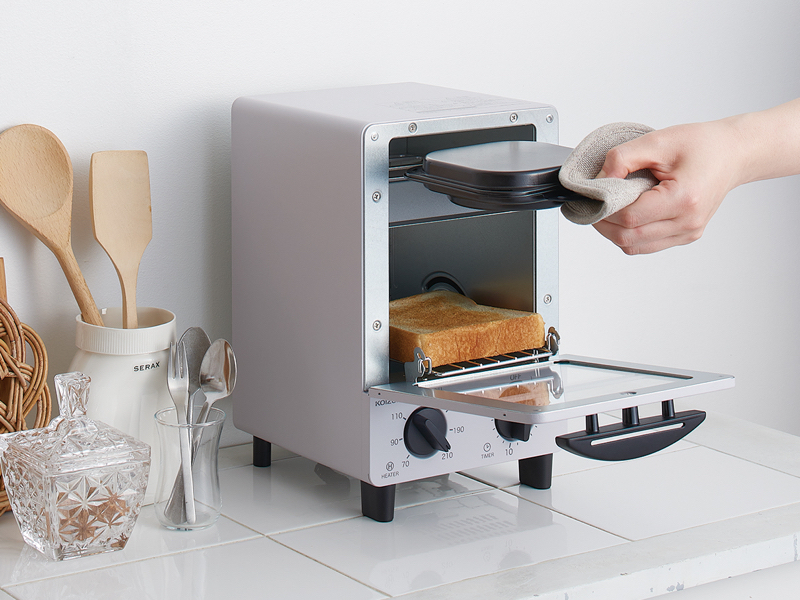 専用トレーを庫内上段にセットする