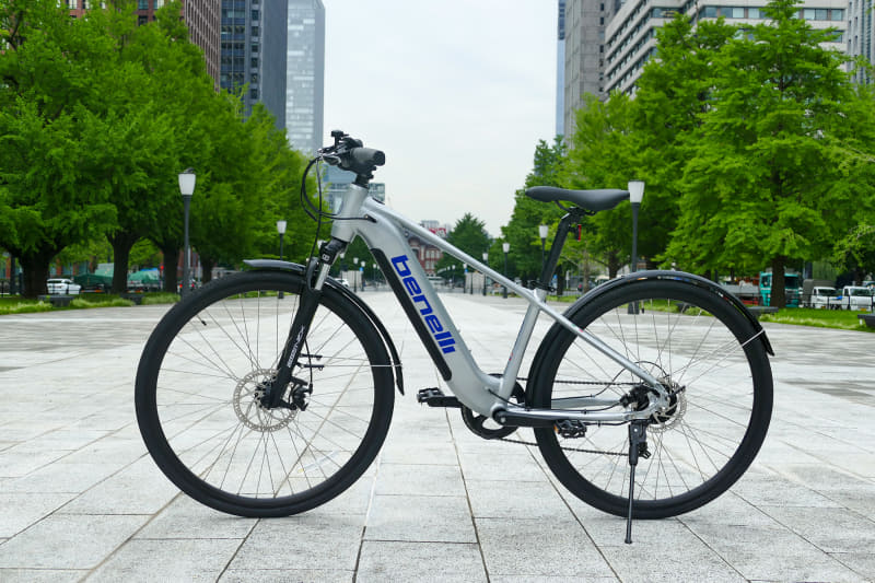 今秋発売予定のベネリのe-bike新モデル「MANTUS 27 TRK」。価格は156,000円