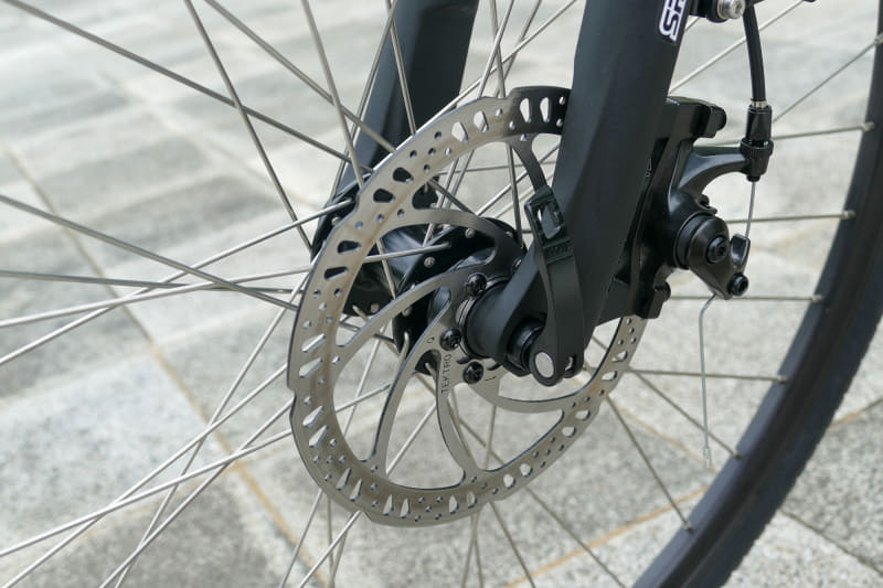 前後輪ともに機械式ディスクブレーキ