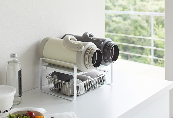 耐荷重は5kg。大きめのウォータージャグも置ける