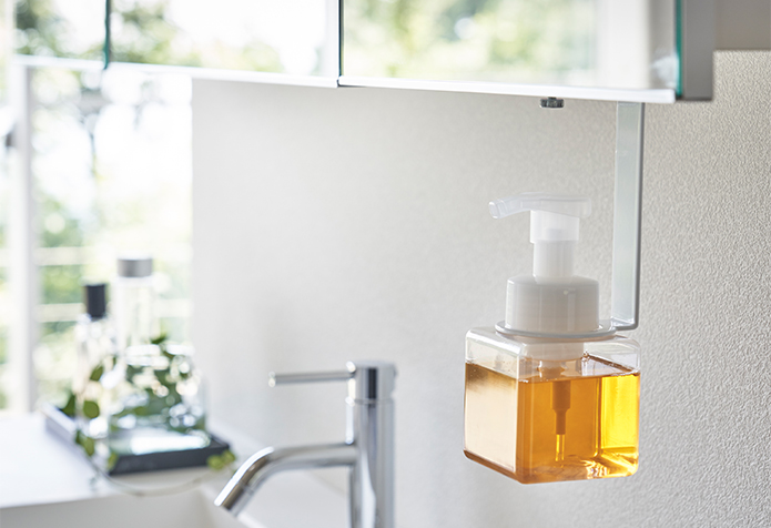 ディスペンサーを浮かせて収納