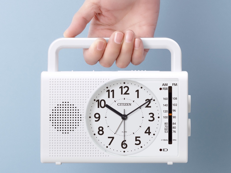 乾電池と手回し発電の両方で駆動