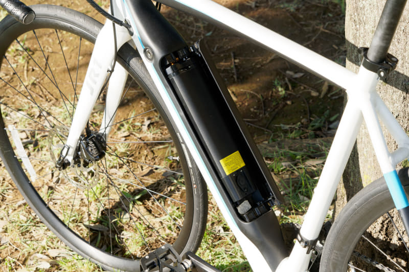 ダウンチューブにリチウムイオンバッテリーが内蔵