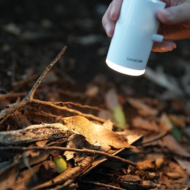 ランタンの光量は45/230/410lmの3段階で調整可能