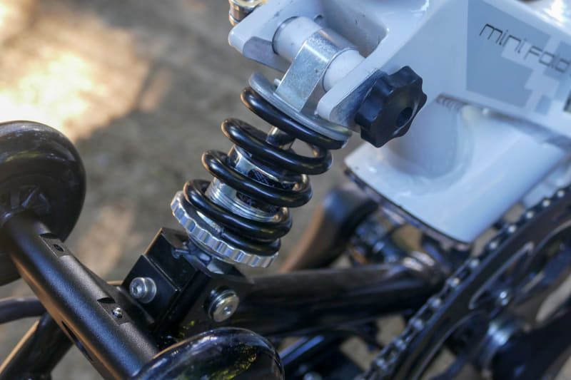 リアサスペンション