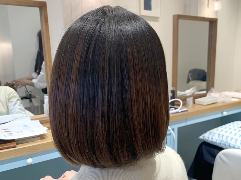 アイロンでスタイリングしてもらうと、無敵感溢れるストレートに