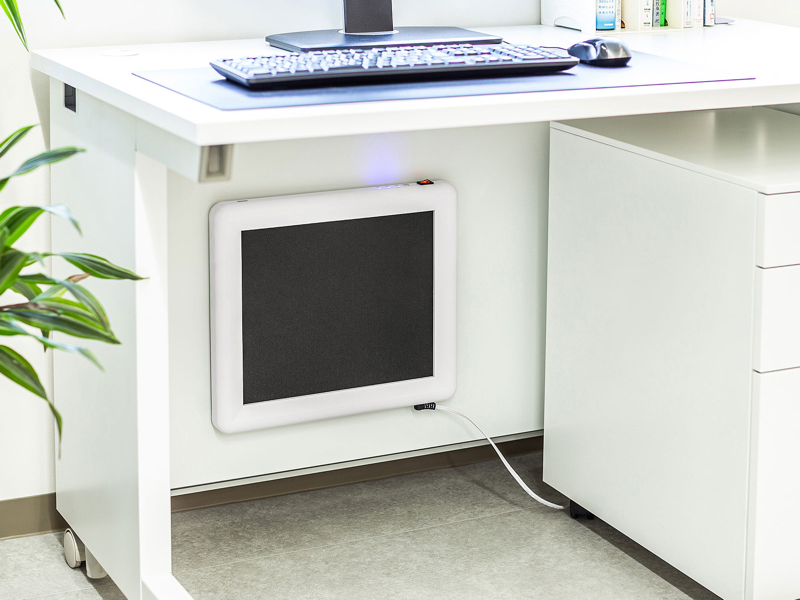 本体底面にマグネットを搭載し、簡単に取り付けられる