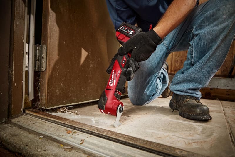 木材のカットに